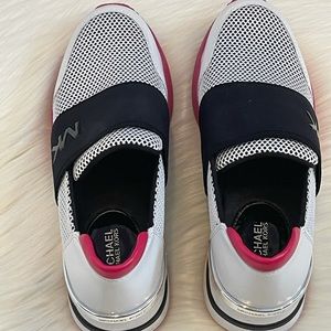 michael kors sneakers size 6